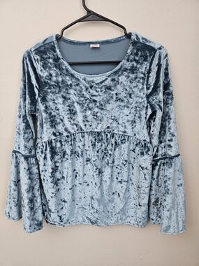 Arizona Jean Company Crushed Velvet Pale Green Bell Sleeve Tunic